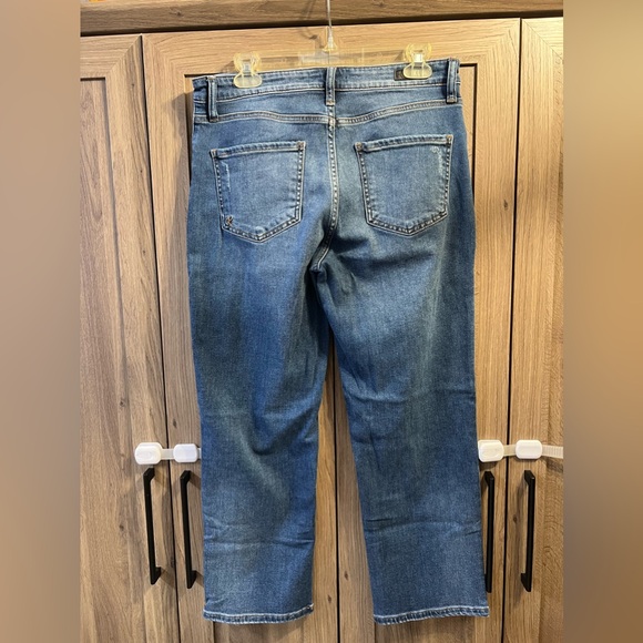 Kut from the Kloth Elizabeth High Rise Crop Straight Leg Jeans Med Wash Size 10 - Picture 3 of 5